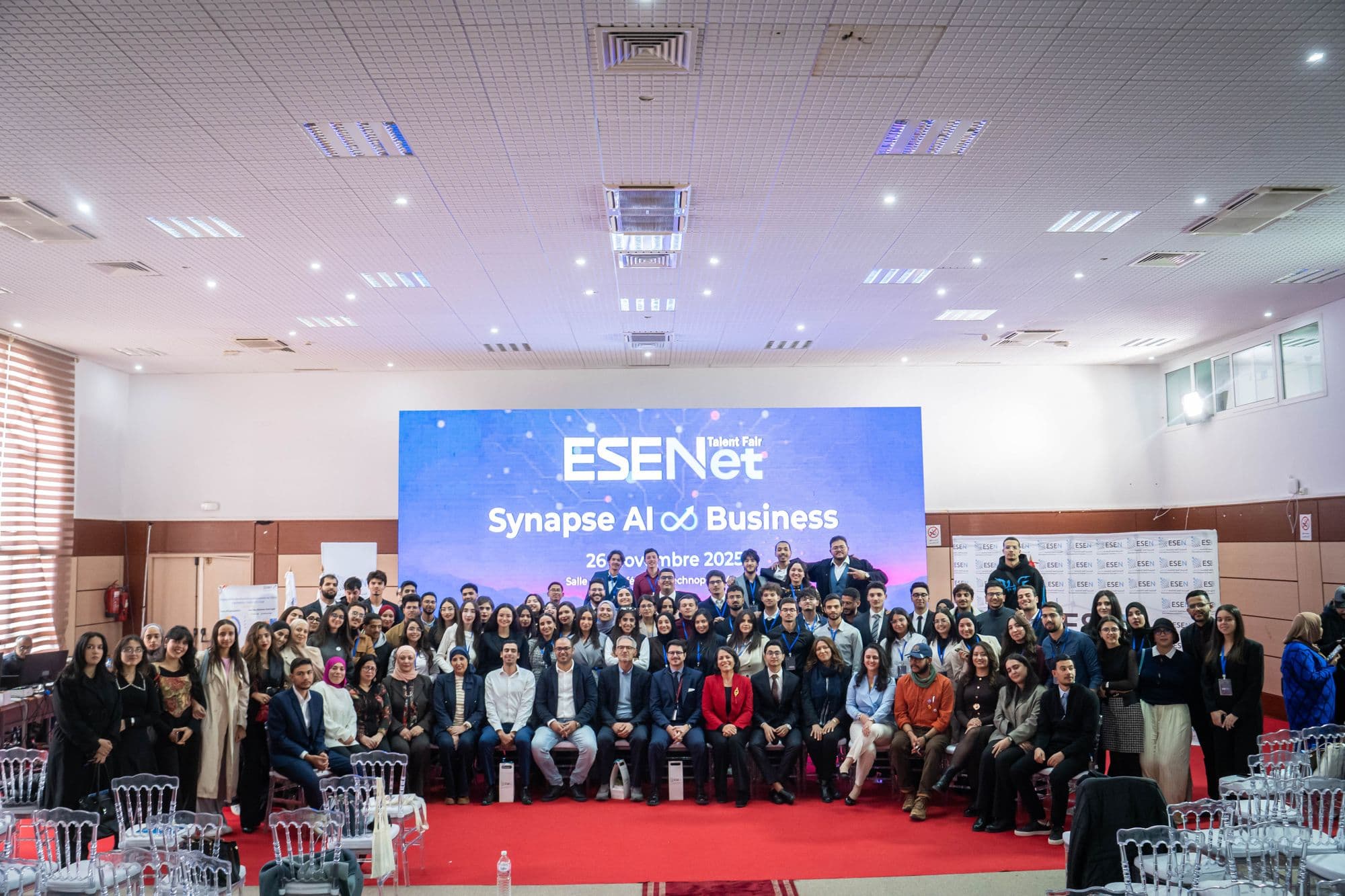 One community: the group photo of the 7th edition.